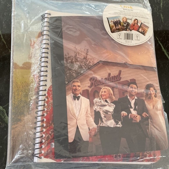 Schitt's Creek Binder Bundle NEW Unopened - Picture 4 of 10